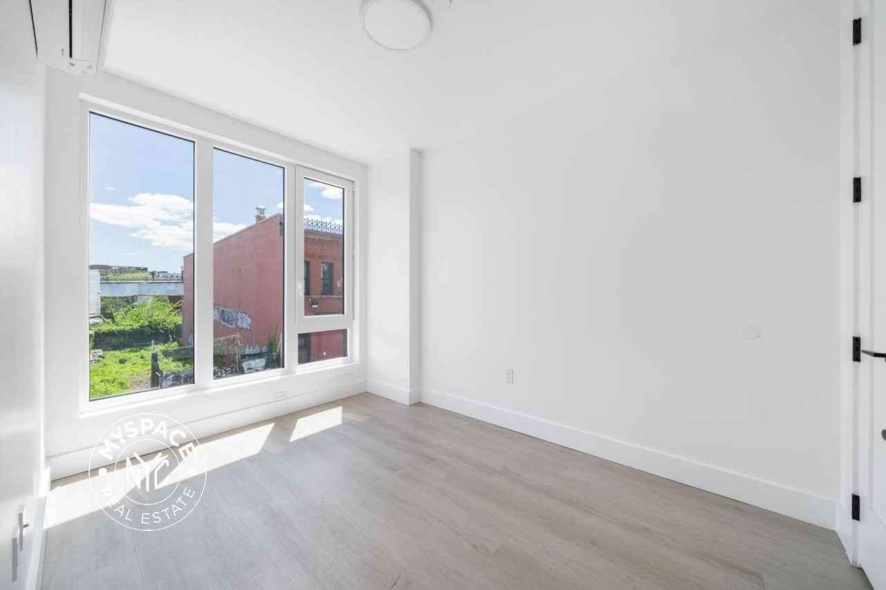 649 Hart St #3D - Photo 5 of 9