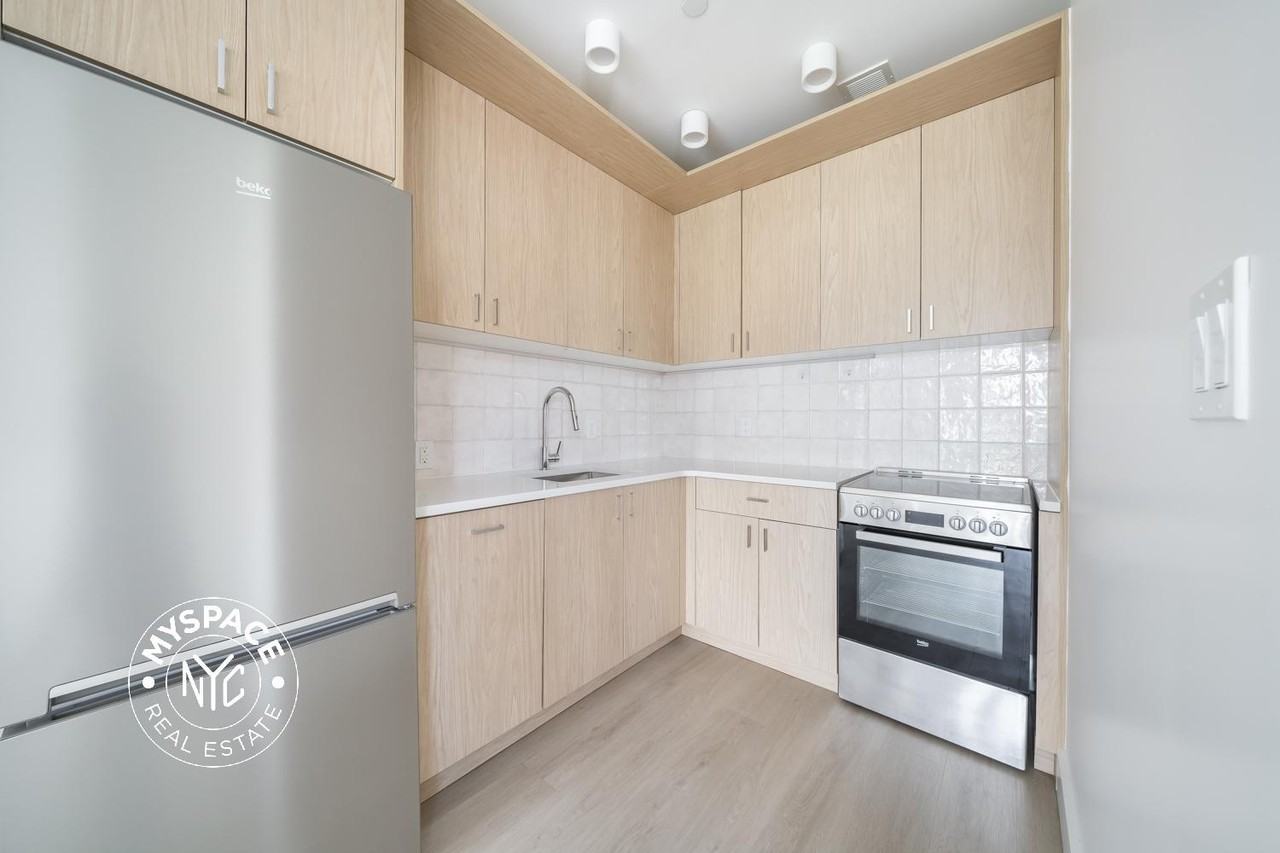 649 Hart St #3D - Photo 7 of 9