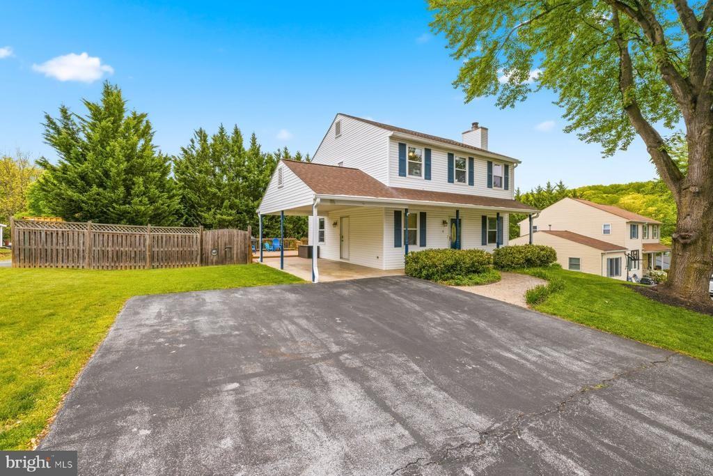 21 Nickelby Ct - Photo 3 of 40