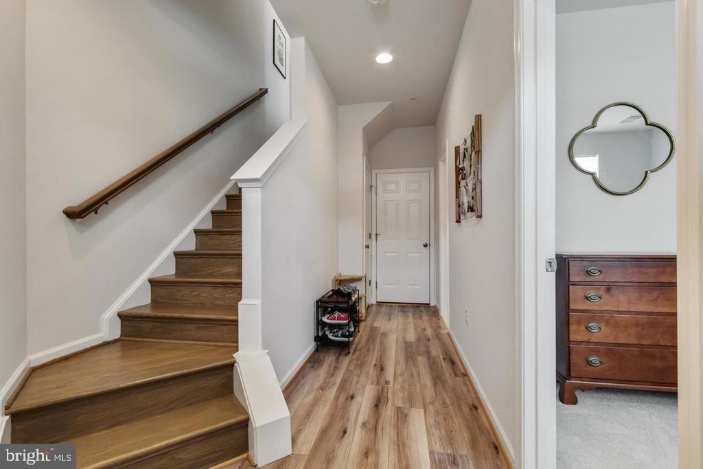 16211 Coolidge Ave - Photo 3 of 19
