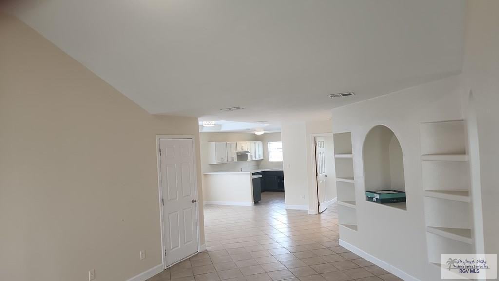 1625 Res St - Photo 3 of 8