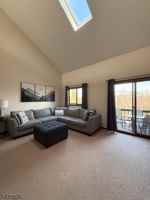 featured image of 2 Stowe Ct