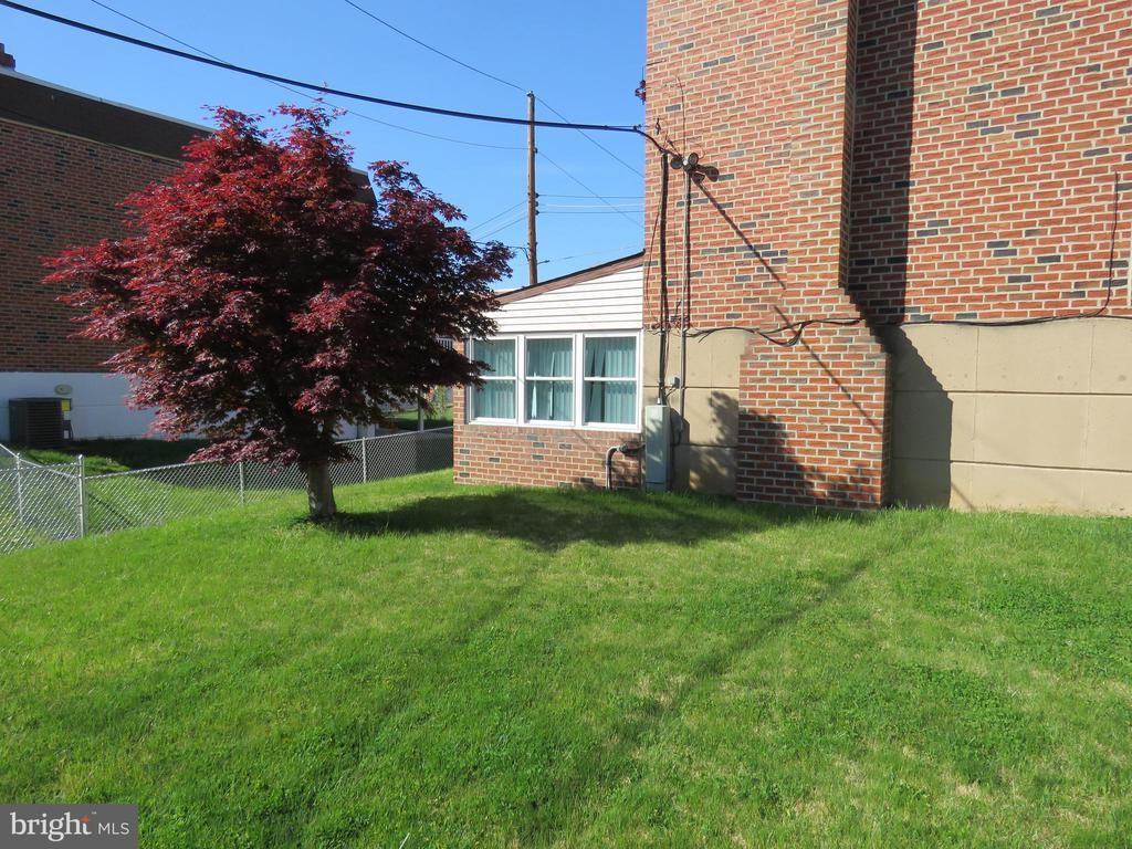 12839 Elnora Rd - Photo 3 of 24
