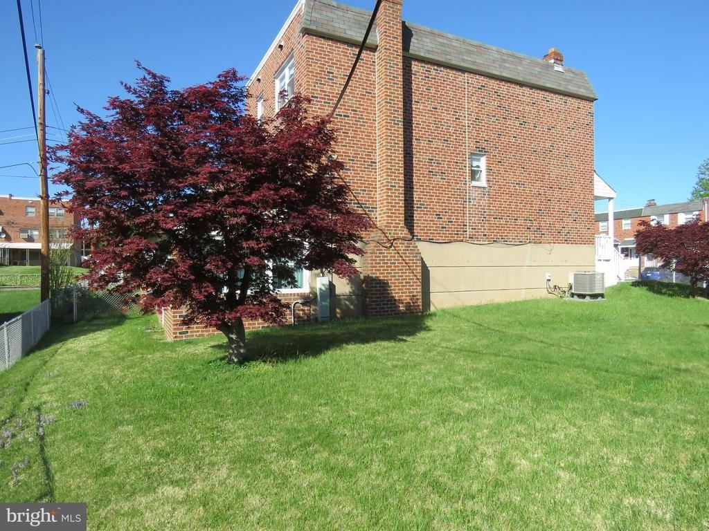 12839 Elnora Rd - Photo 4 of 24
