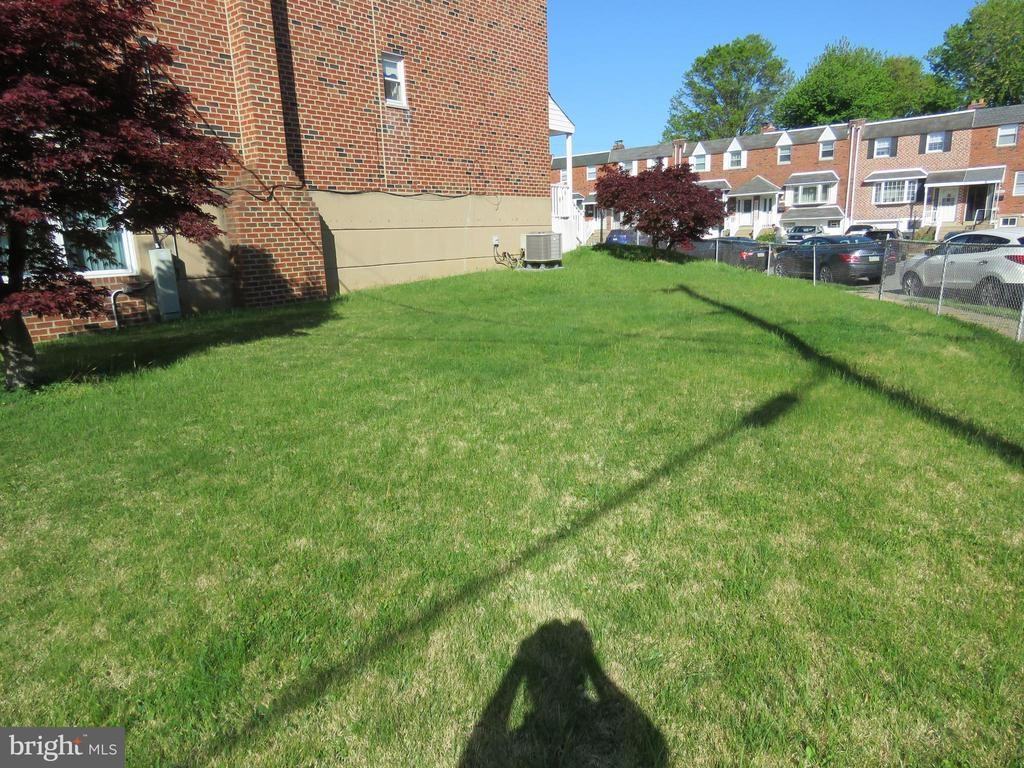 12839 Elnora Rd - Photo 5 of 24
