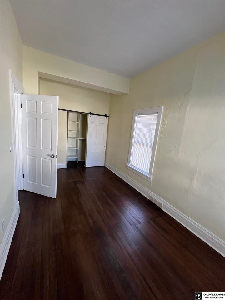 1117 William St - Photo 4 of 15