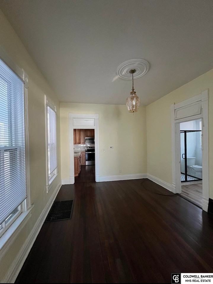 1117 William St - Photo 5 of 15