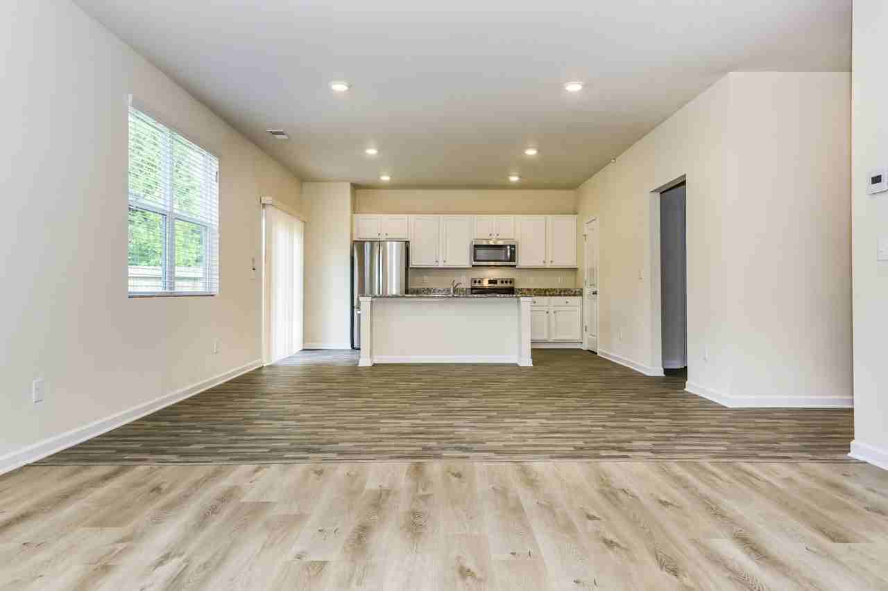 291 Hamilton Pointe Dr - Photo 6 of 20