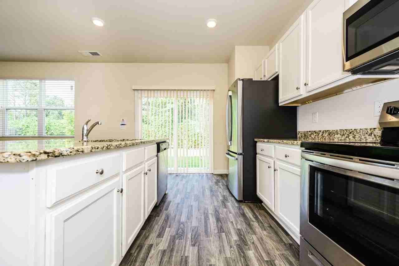 291 Hamilton Pointe Dr - Photo 7 of 20