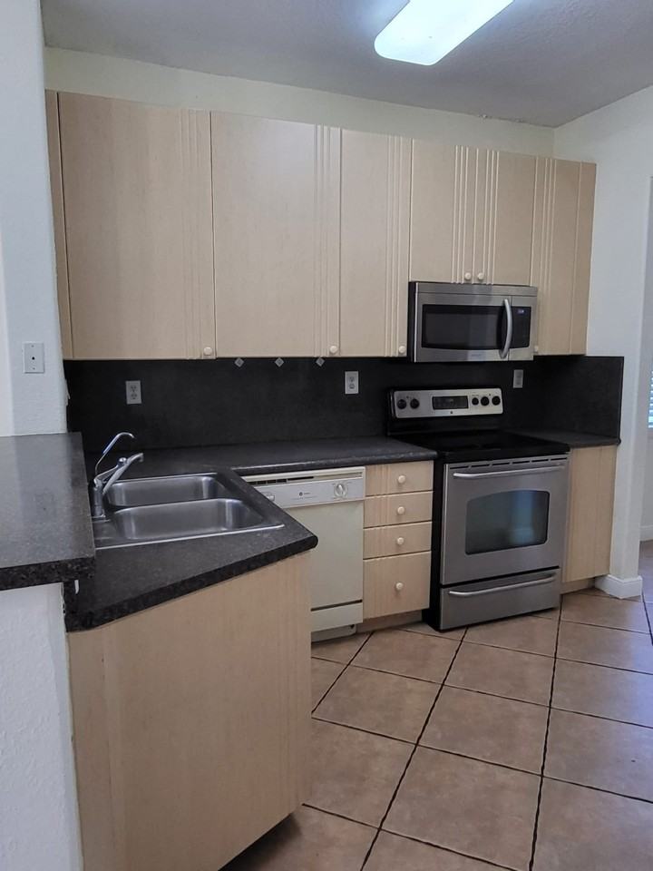 5470nw 107ave #1 - Photo 6 of 21