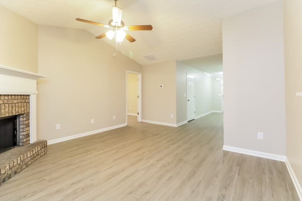 308 Kellys Walk - Photo 5 of 16