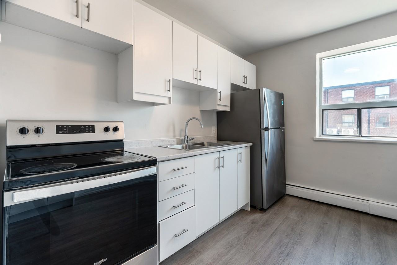 52 Hayden Street - Photo 3 of 10