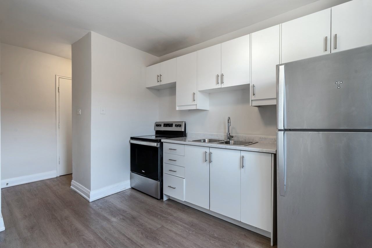 52 Hayden Street - Photo 4 of 10