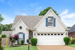 featured image of 1425 Carlton Ridge Dr