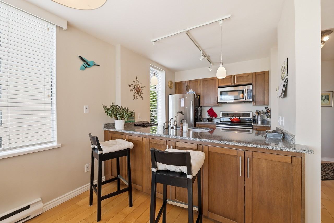 1436 Harwood Street - Photo 6 of 18