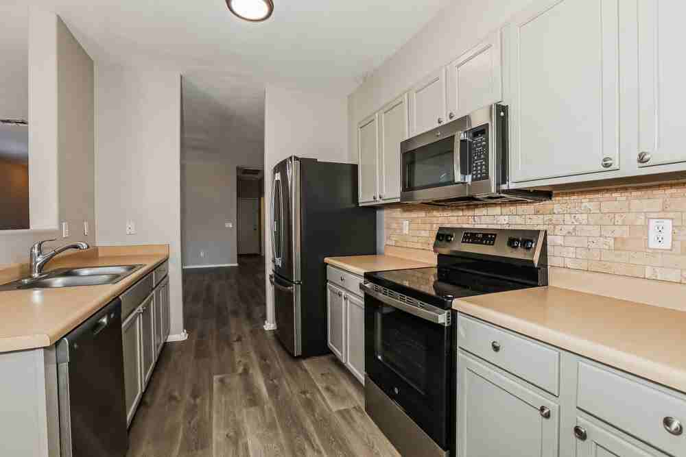 1733 E Silversmith Trl - Photo 7 of 16