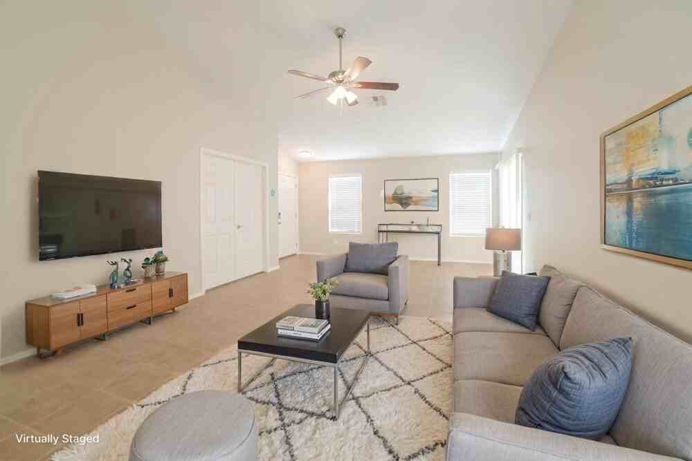 12557 W Mandalay Ln - Photo 4 of 19