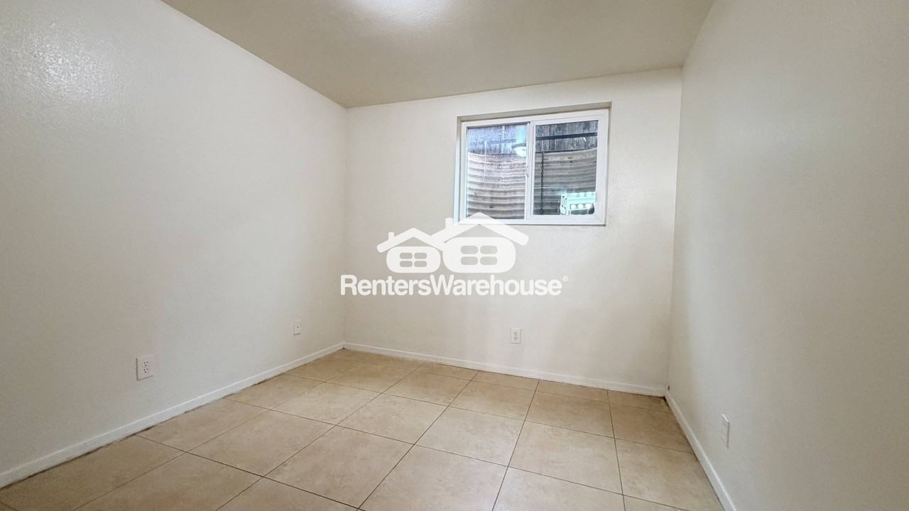 325 S Pioneer Unit 327l - Photo 5 of 8