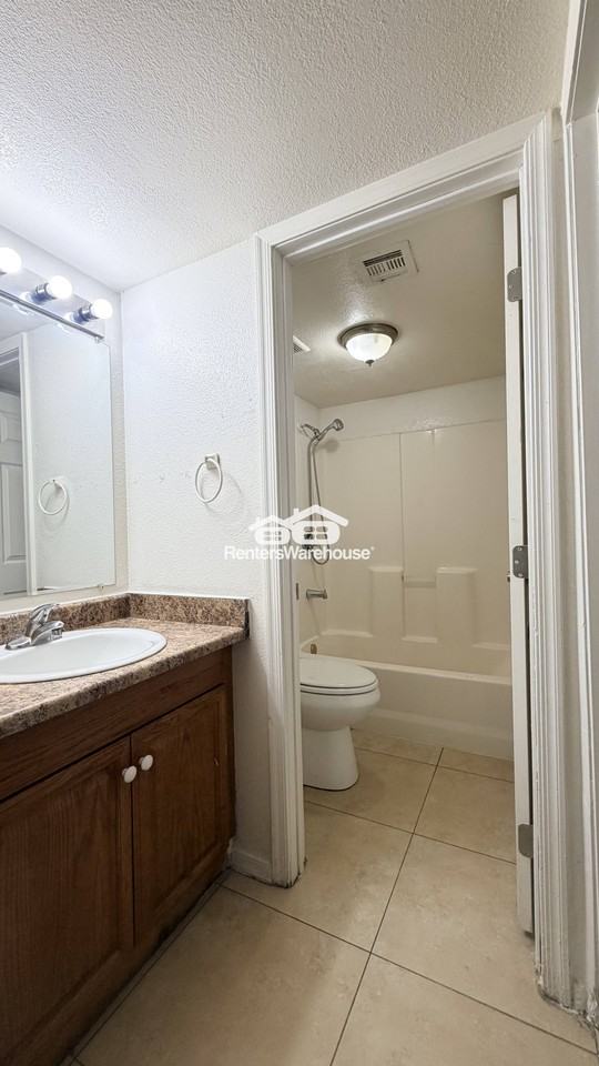325 S Pioneer Unit 327l - Photo 7 of 8