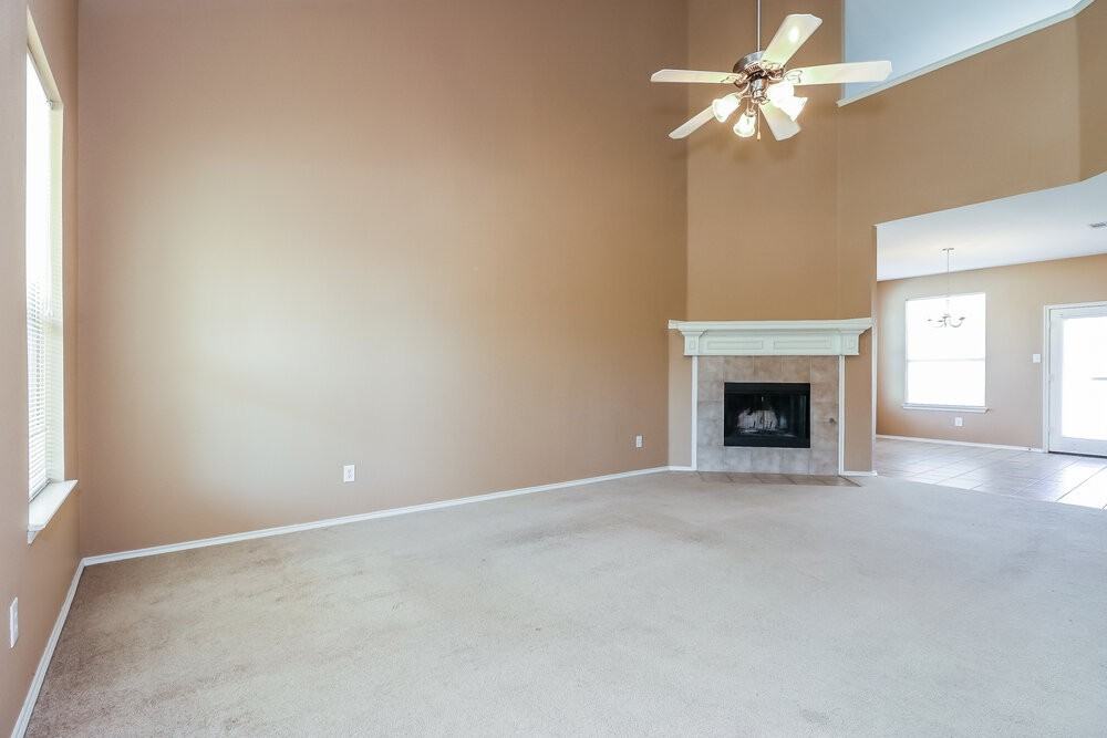 9401 Waterman Dr - Photo 2 of 16