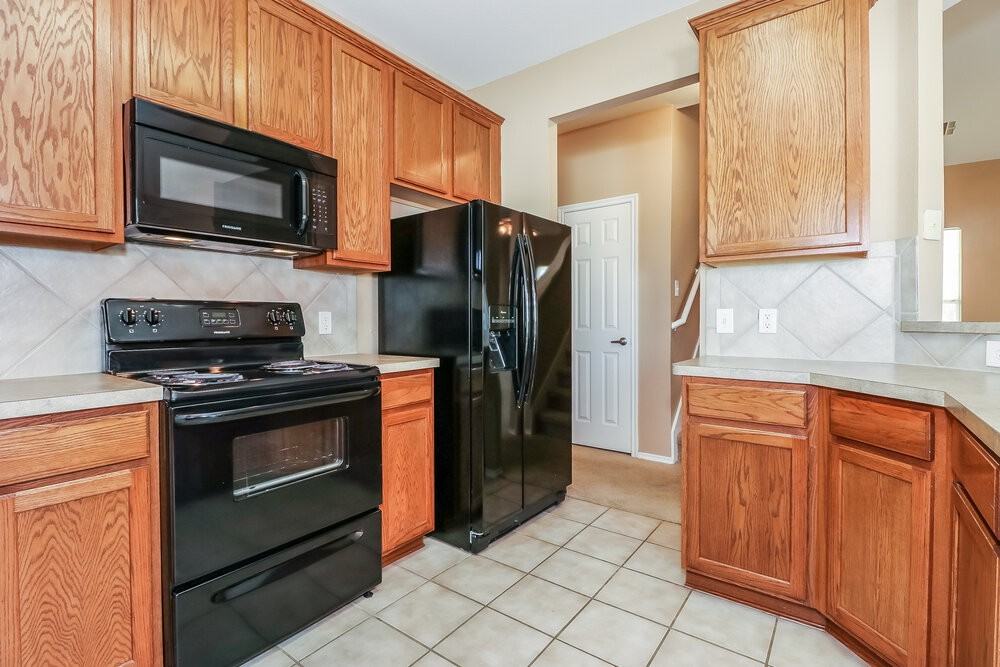 9401 Waterman Dr - Photo 6 of 16