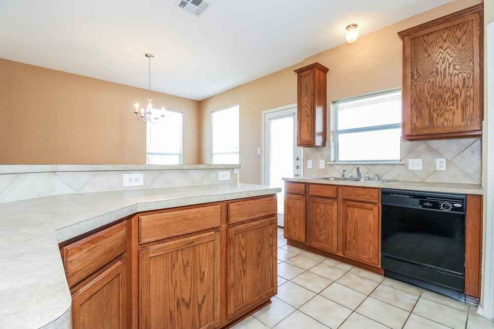 9401 Waterman Dr - Photo 7 of 16
