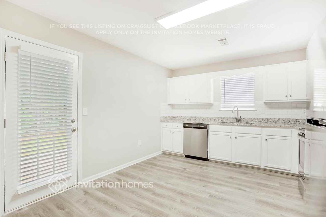7028 Branch Crossing Way - Photo 6 of 20