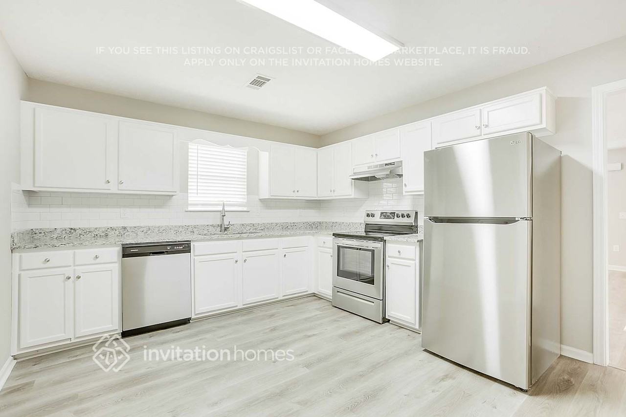7028 Branch Crossing Way - Photo 7 of 20