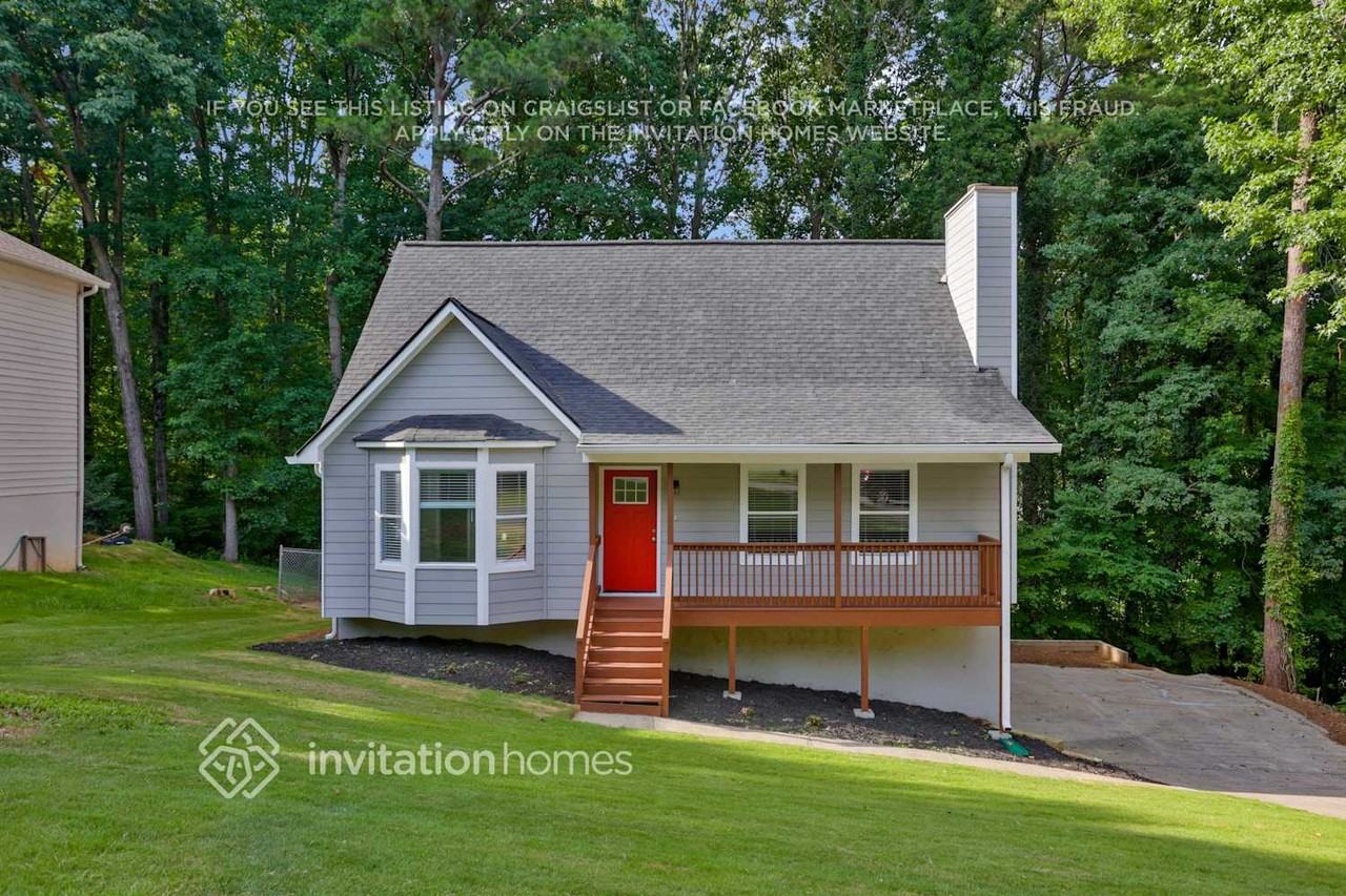 1136 Norfolk Dr Nw - Photo 2 of 24