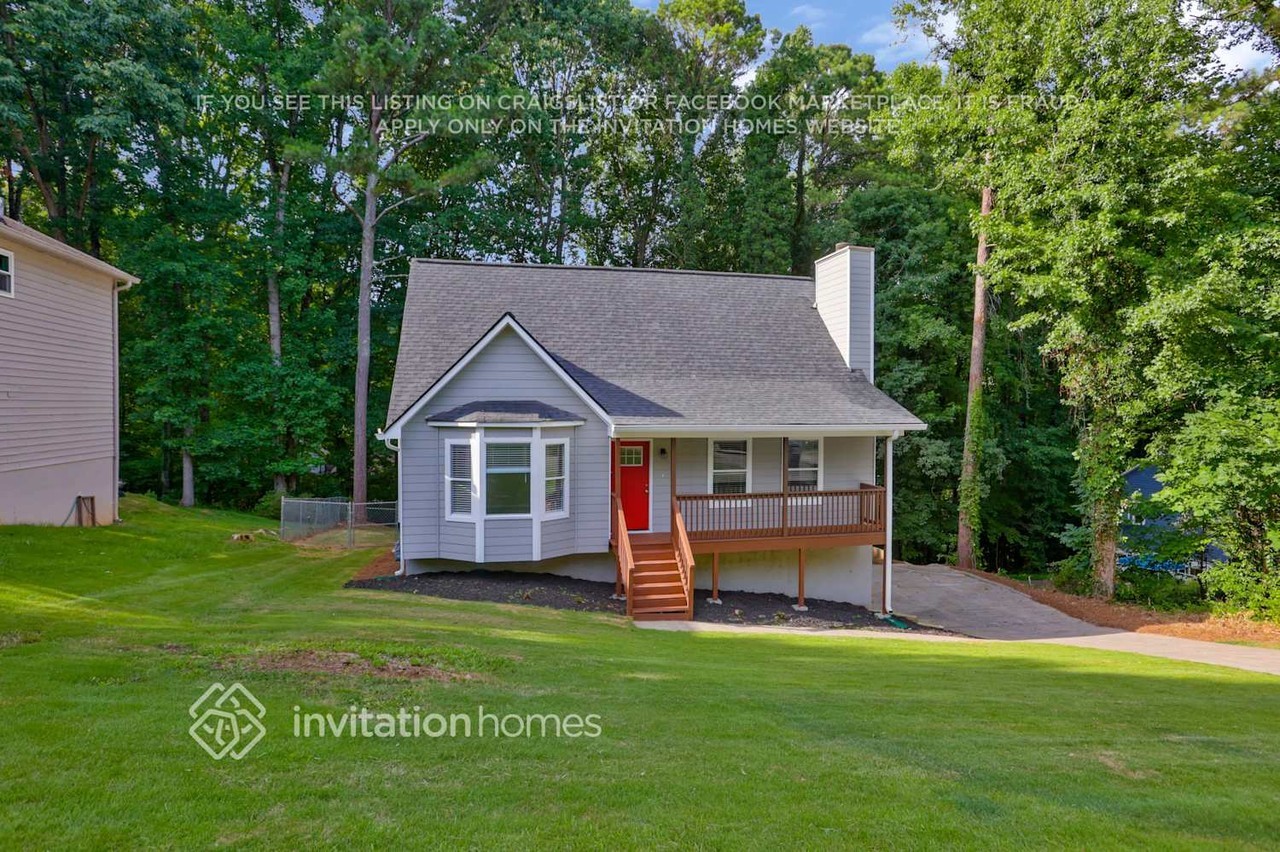 1136 Norfolk Dr Nw - Photo 3 of 24