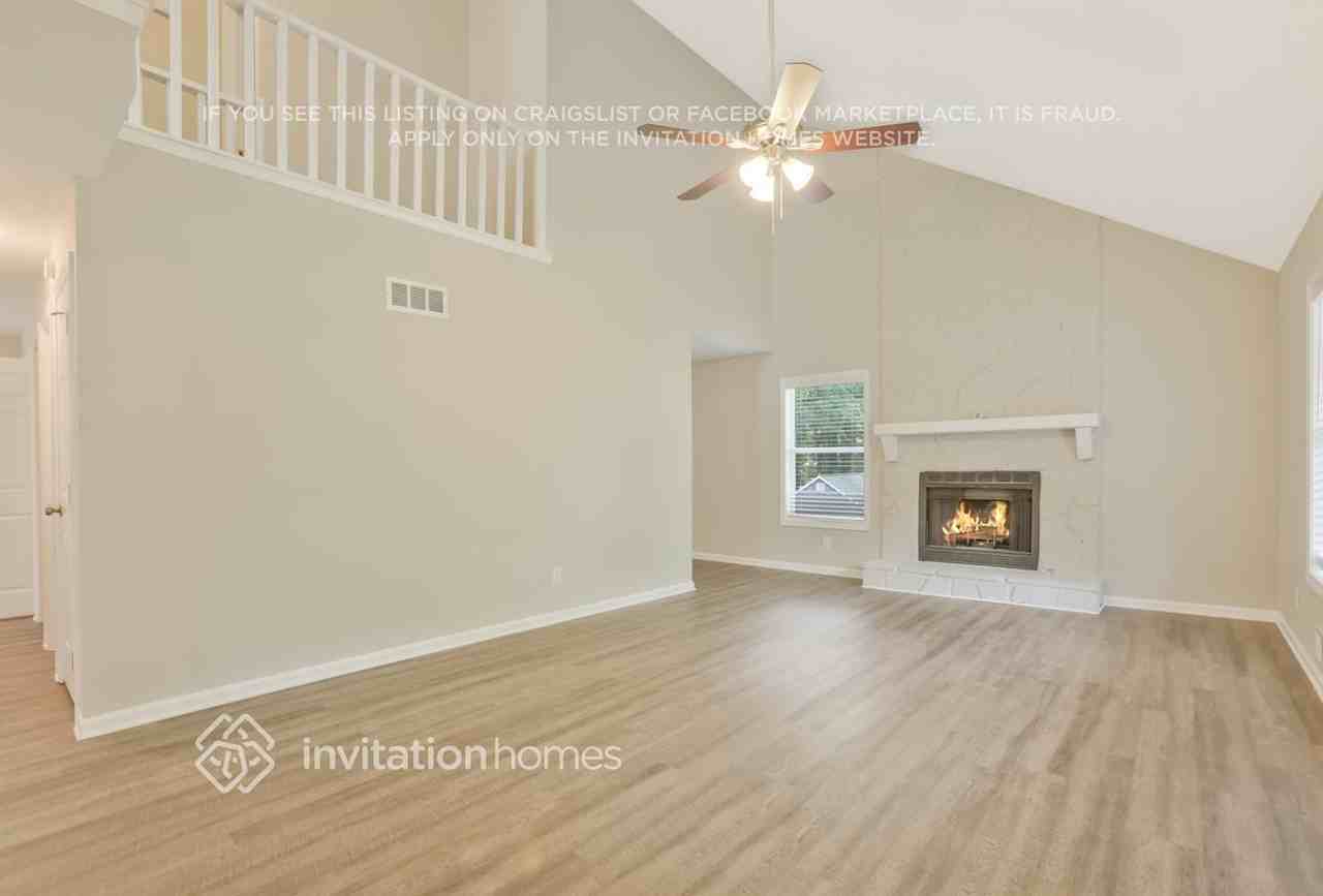 1136 Norfolk Dr Nw - Photo 5 of 24