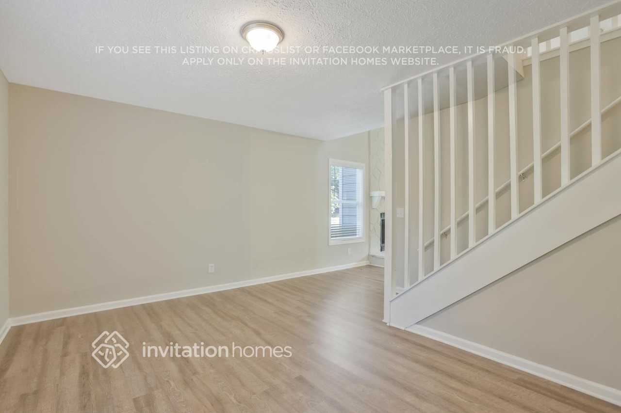 1136 Norfolk Dr Nw - Photo 7 of 24