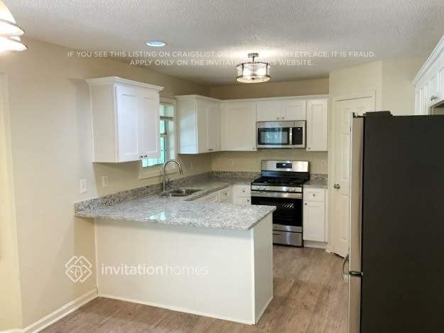1795 Independence Dr - Photo 3 of 9