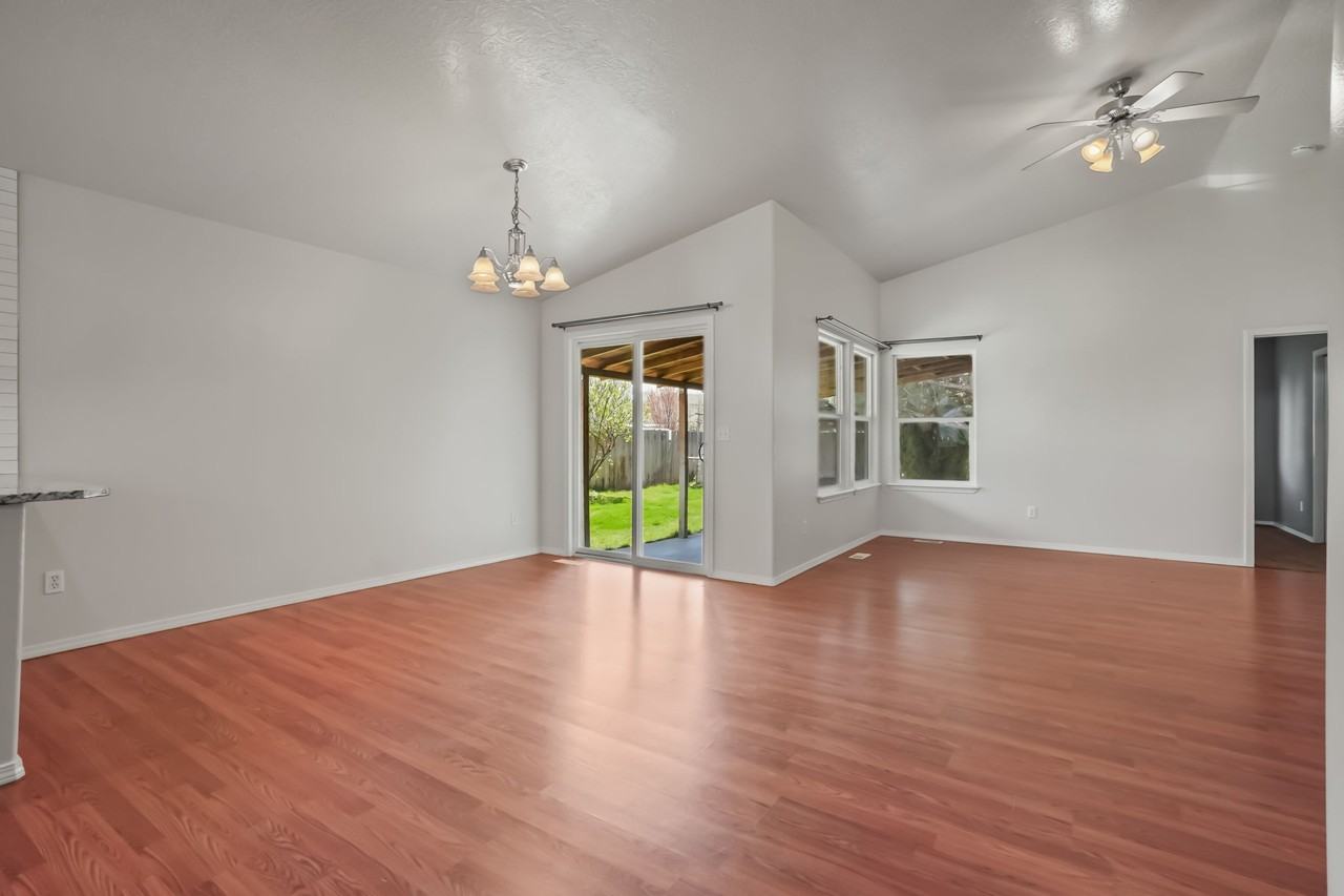 979 Peregrine Dr #1 - Photo 4 of 25