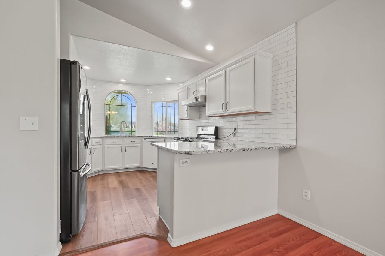 979 Peregrine Dr #1 - Photo 7 of 25