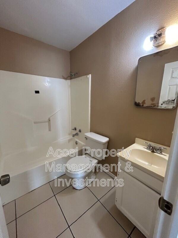 2401 Gumwood Ave #8 - Photo 5 of 12