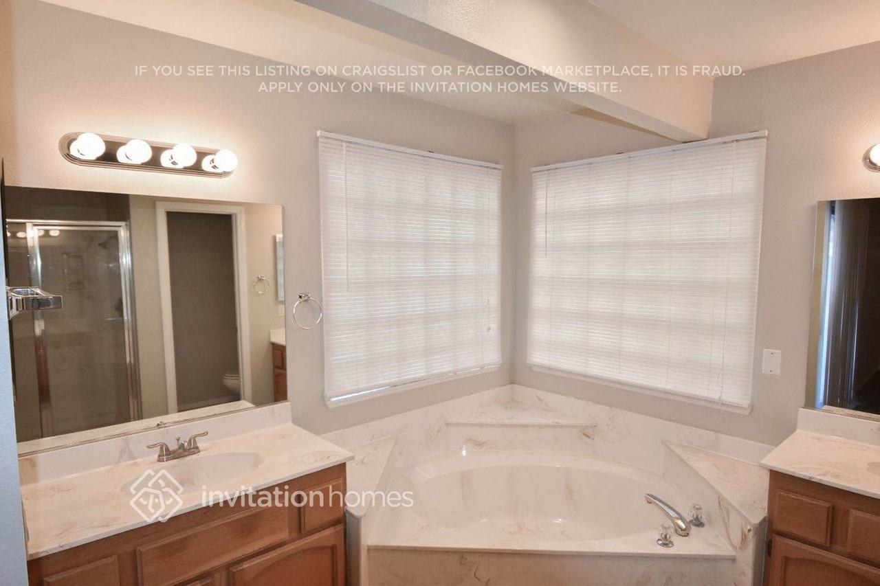 3640 Glen Ridge Way - Photo 3 of 5