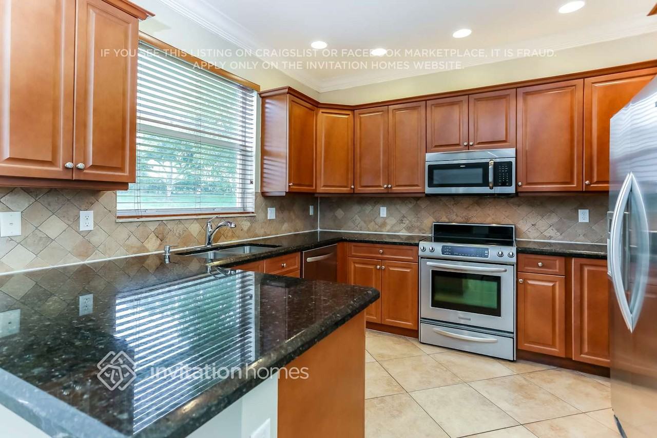 2709 Pienza Cir - Photo 6 of 17