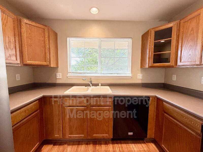 5187 Pelican St - Photo 4 of 21