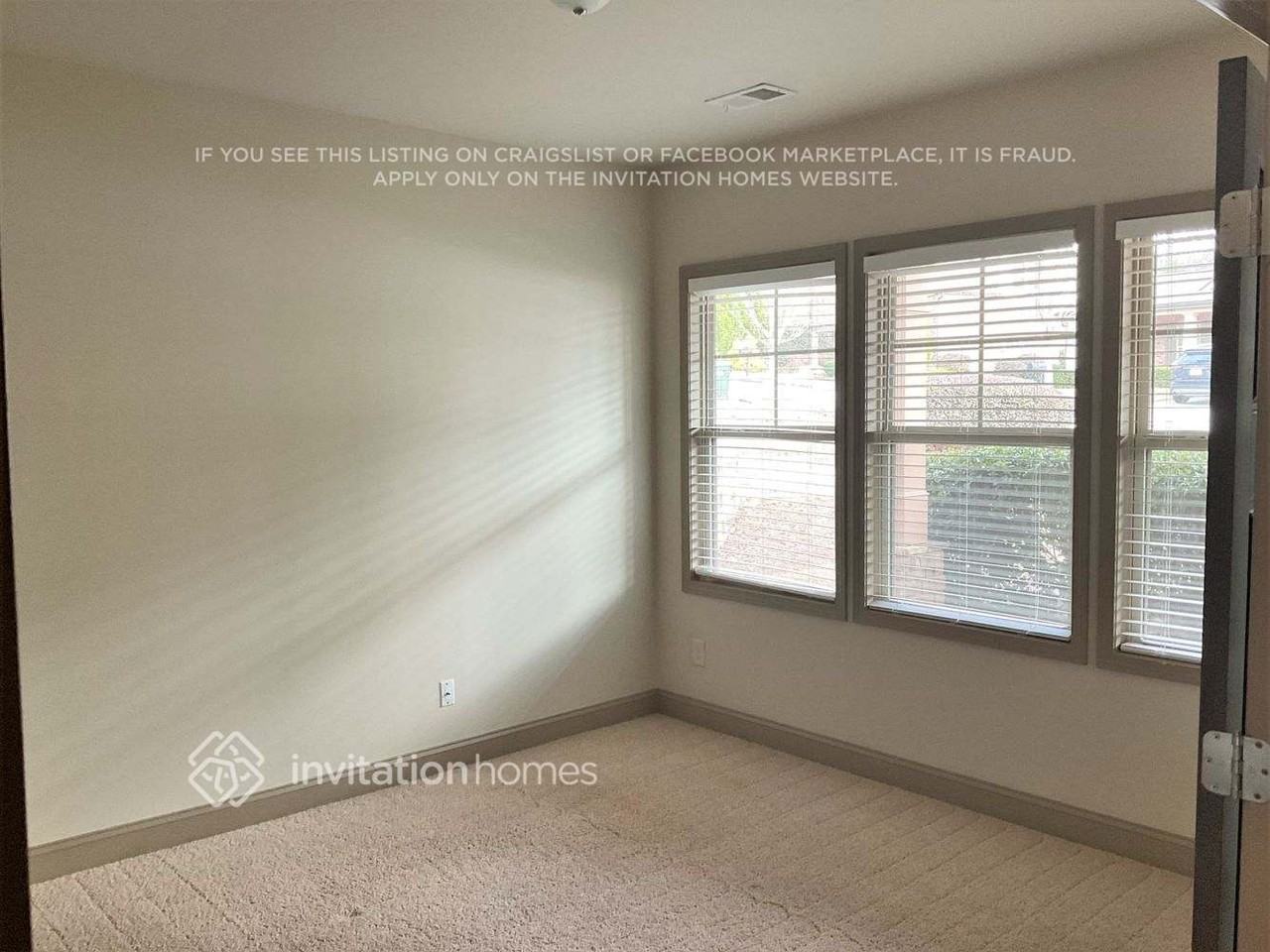 3968 Sovereign Dr - Photo 4 of 9