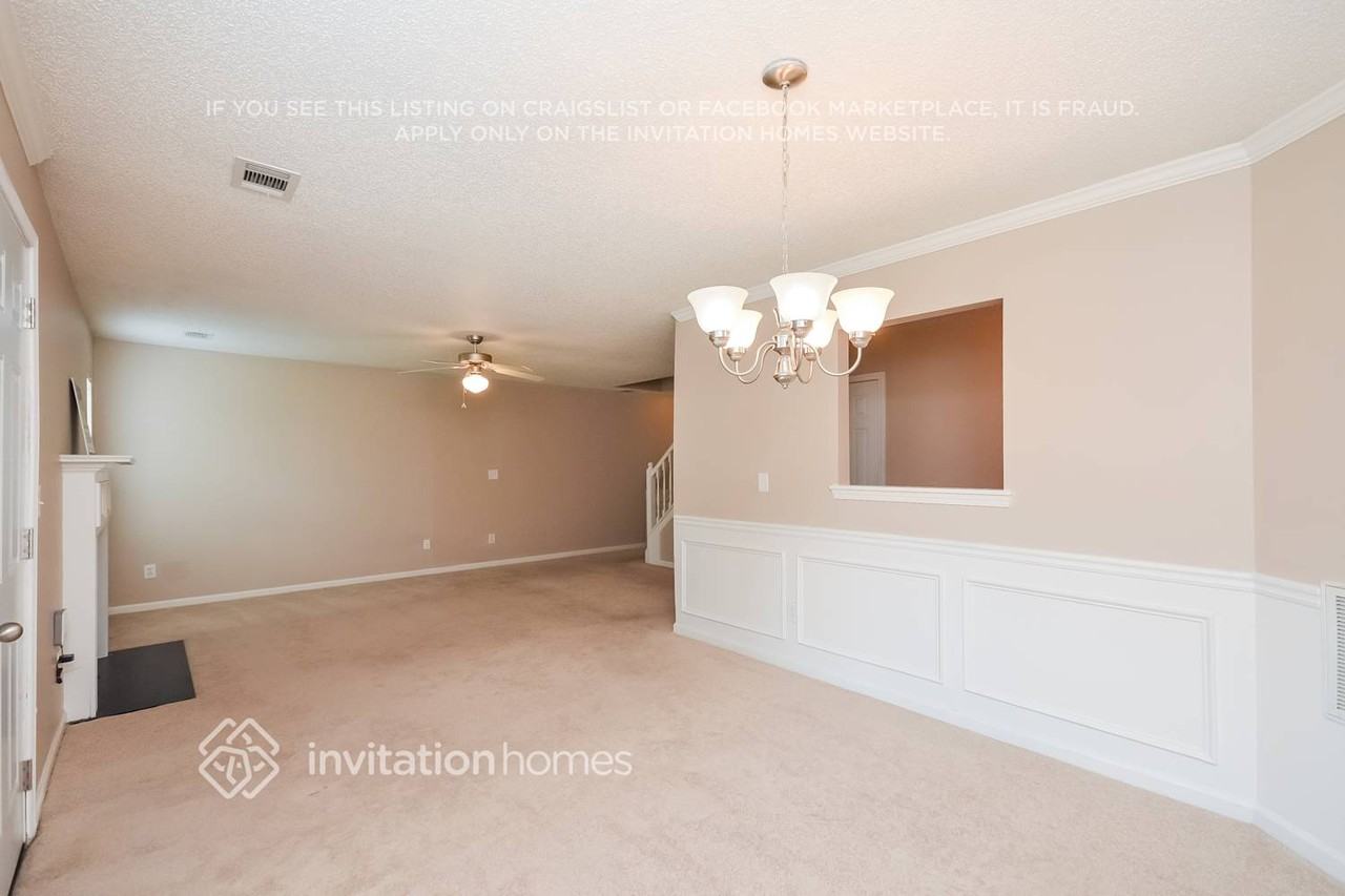345 Barshay Dr - Photo 4 of 18