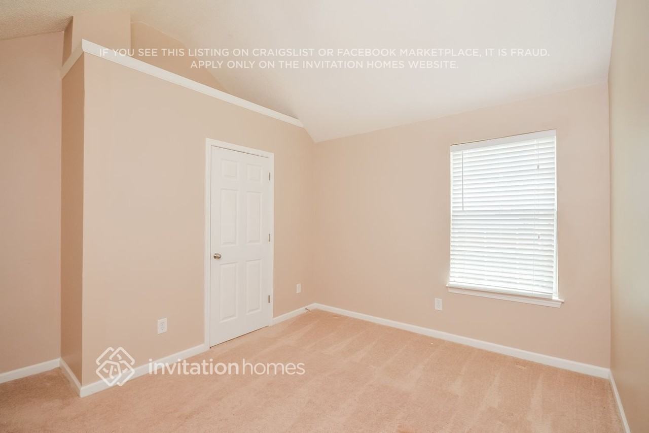 345 Barshay Dr - Photo 7 of 18