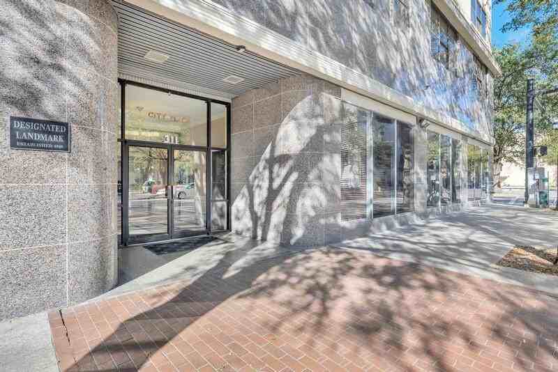 311 W Ashley St - Photo 2 of 17