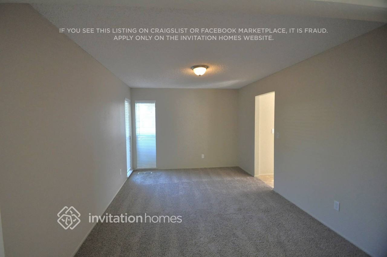 2425 Grimsby Dr - Photo 5 of 8