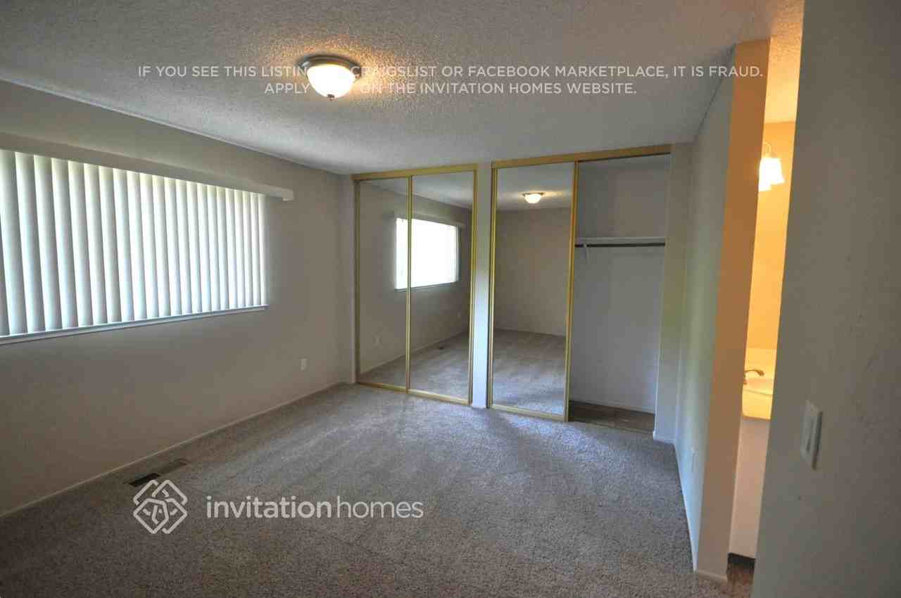 2425 Grimsby Dr - Photo 6 of 8