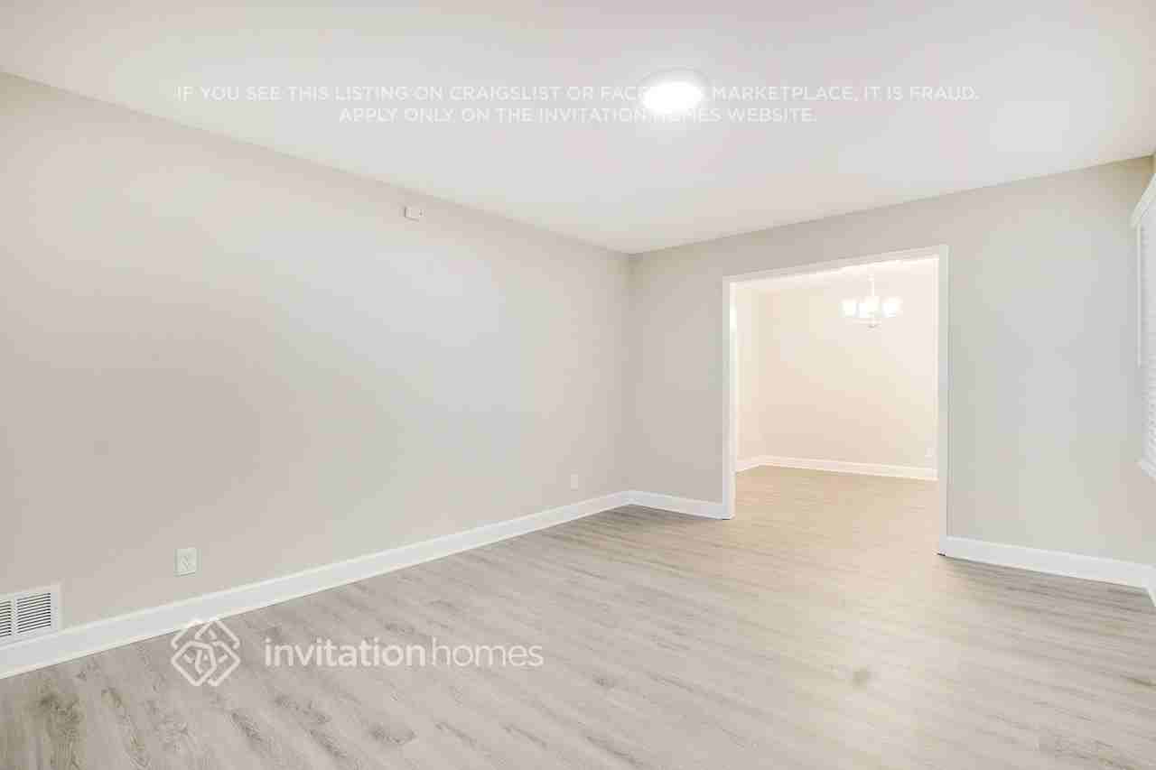 4965 Forest Ave Nw - Photo 4 of 23