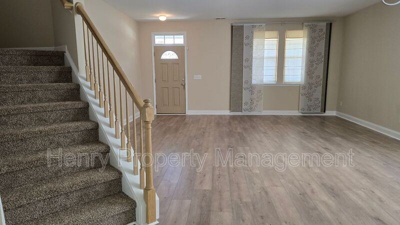 314 Ashburn Ln - Photo 2 of 23