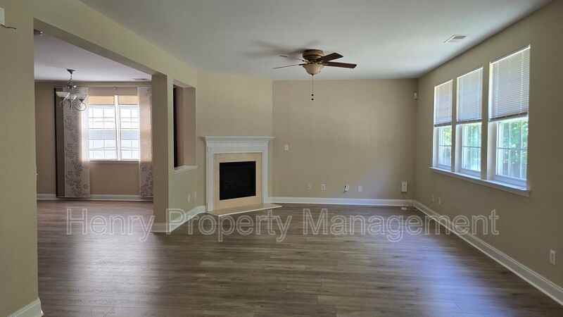 314 Ashburn Ln - Photo 4 of 23