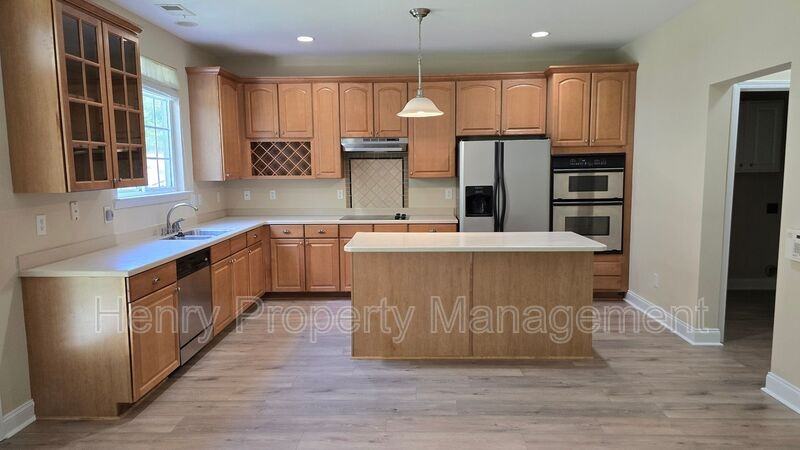 314 Ashburn Ln - Photo 6 of 23