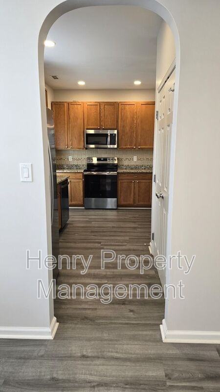 5108 Mabe Dr - Photo 6 of 24